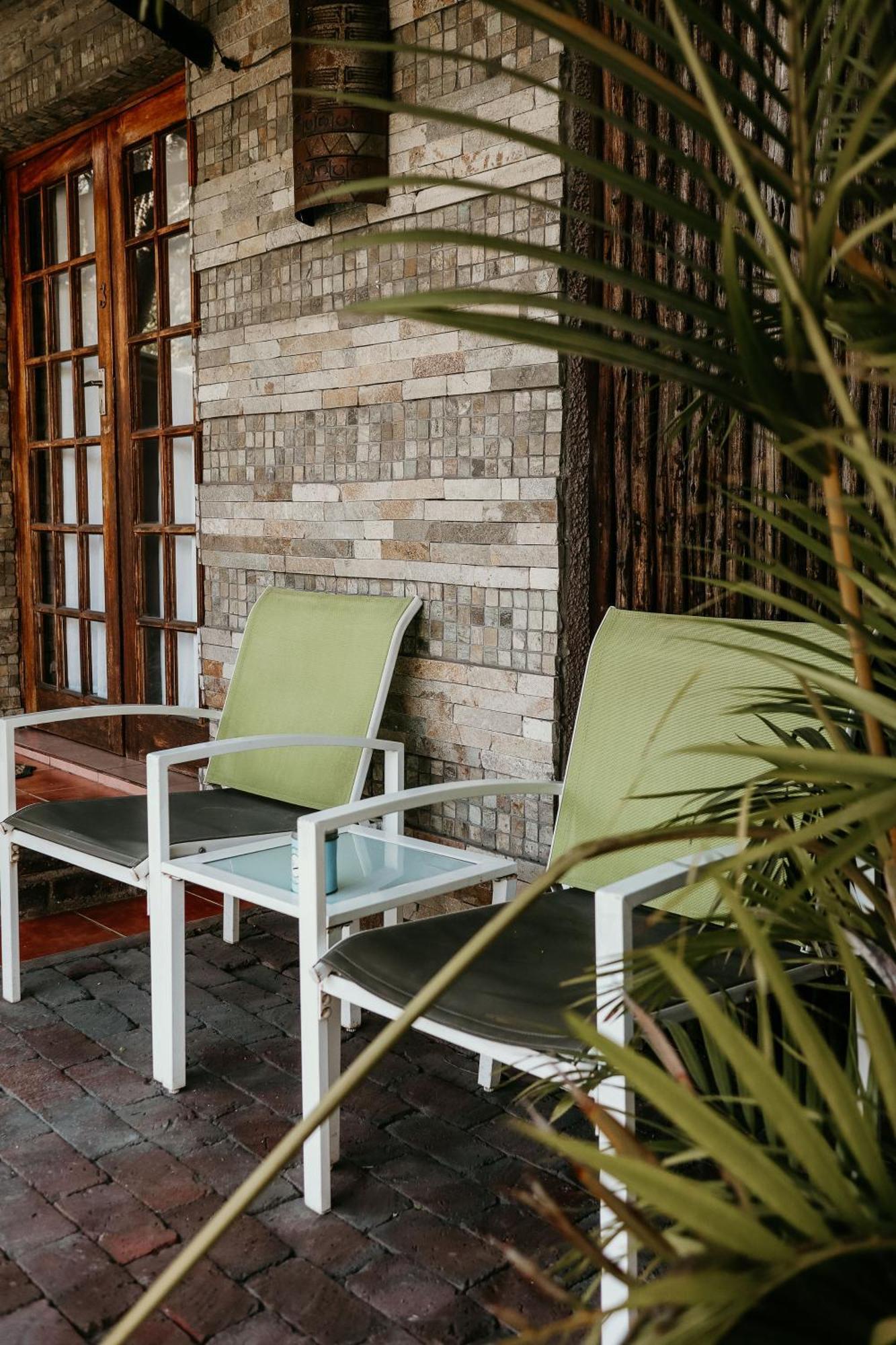 Hotel A Traveller'S Palm à Phalaborwa Extérieur photo