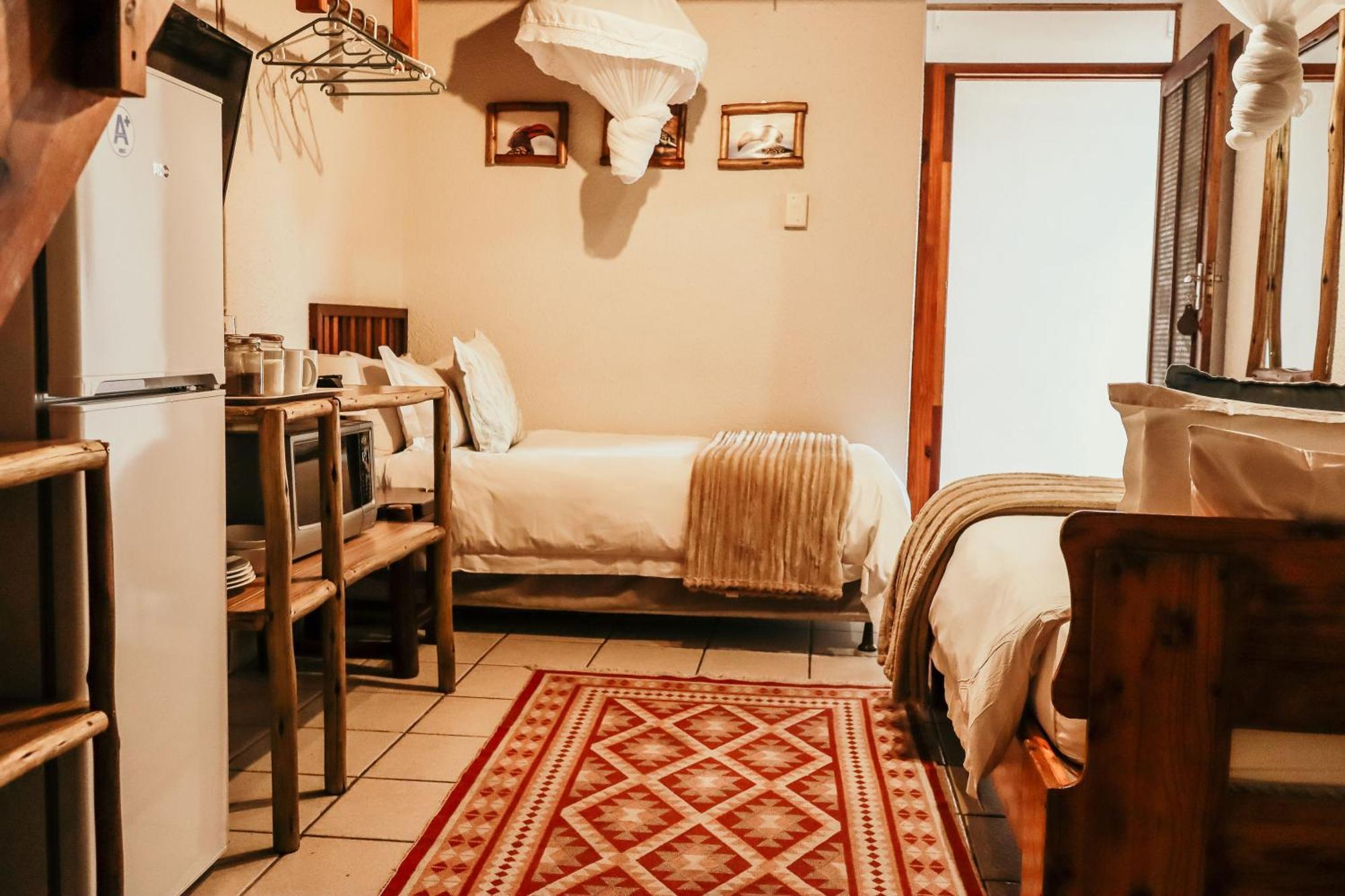 Hotel A Traveller'S Palm à Phalaborwa Extérieur photo
